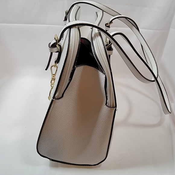 Liz Claiborne White Shoulder Bags Purse. - Picture 10 of 12